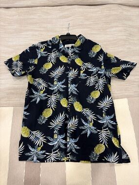 Seaspice Pineapple Print Hawaiian Shirt Men’s Medium Tropical Button Up